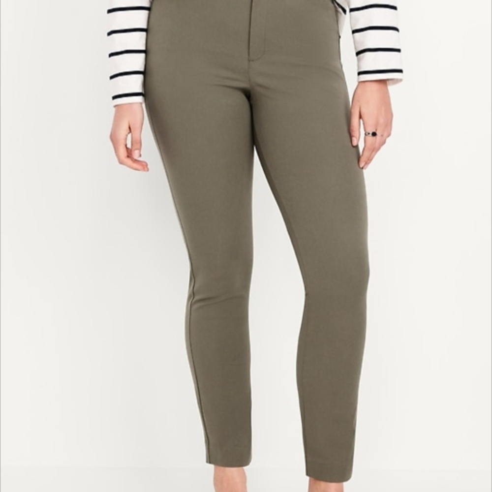 Old Navy Sage Green Cropped Pants